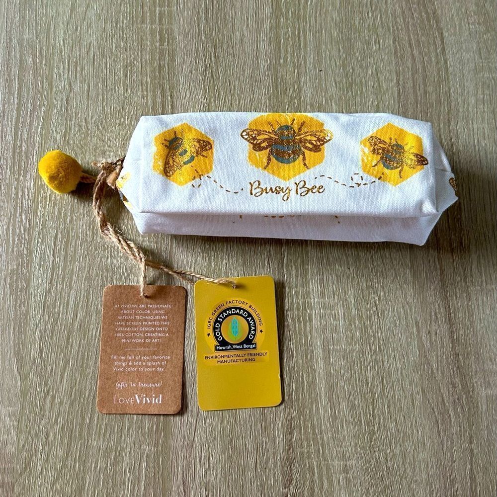 NWT … LOVE VIVID “Accessory” Pouch